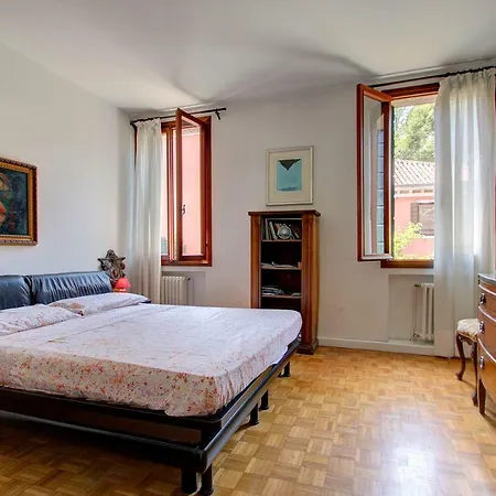 Peggy-guggenheim Apartment *